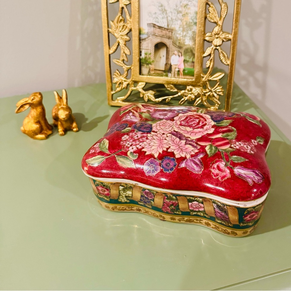 Vintage Frederick Cooper Porcelain box
